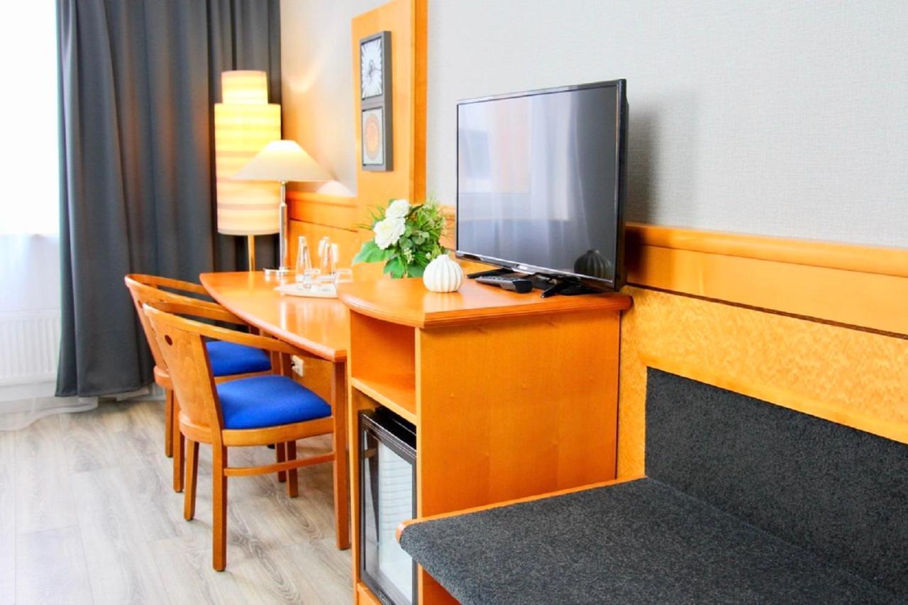 Parkhotel Viktoria Фелтен Екстериор снимка