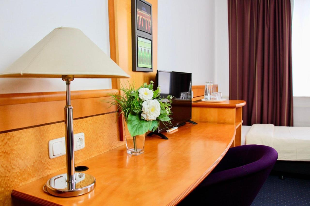Parkhotel Viktoria Фелтен Екстериор снимка