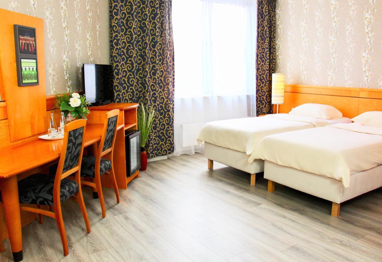 Parkhotel Viktoria Фелтен Екстериор снимка