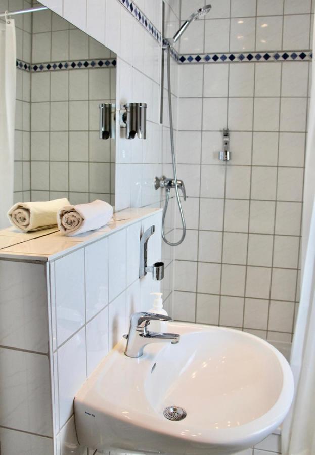 Parkhotel Viktoria Фелтен Екстериор снимка